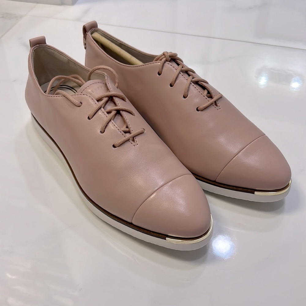 Cole Haan, Grand Ambition LaceUp shoes; mahogany rose/ivory; size 7.5 B
